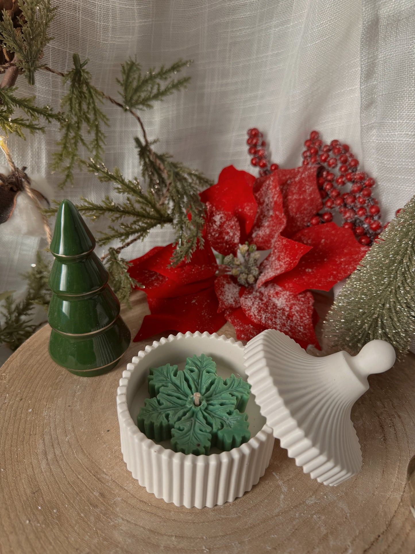 Bougie pot fait main en jesmonite flocon de neige coloris au choix parfum pomme cannelle