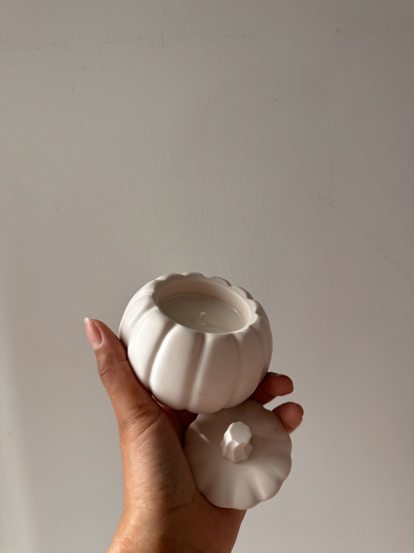 Bougie citrouille pot fait main en jesmonite crème cire de soja senteur au choix