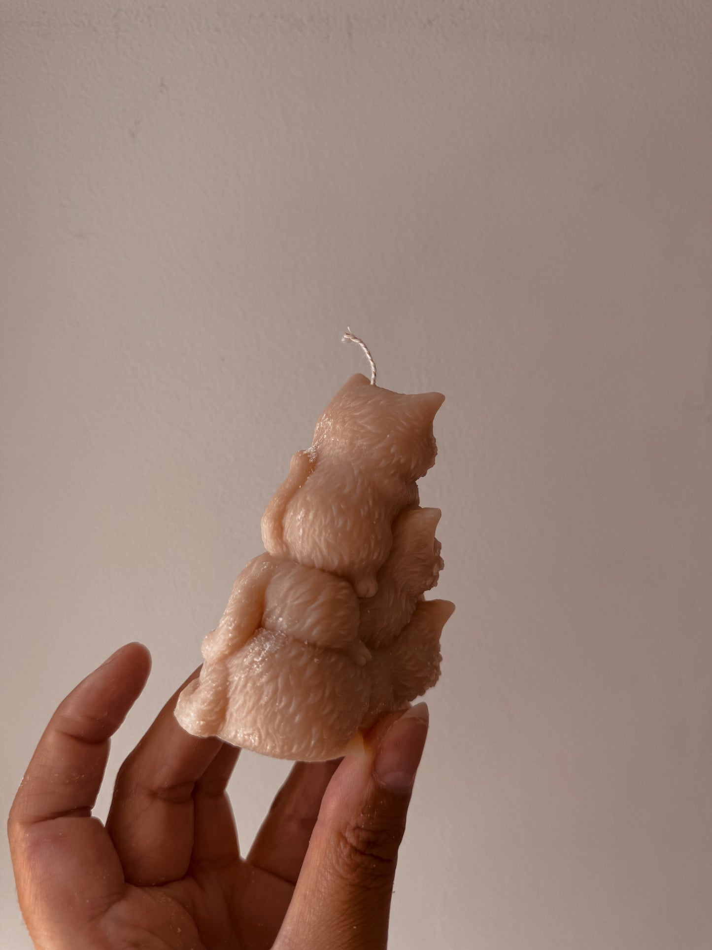 Bougie chatons empilés coloris au choix senteur vanille