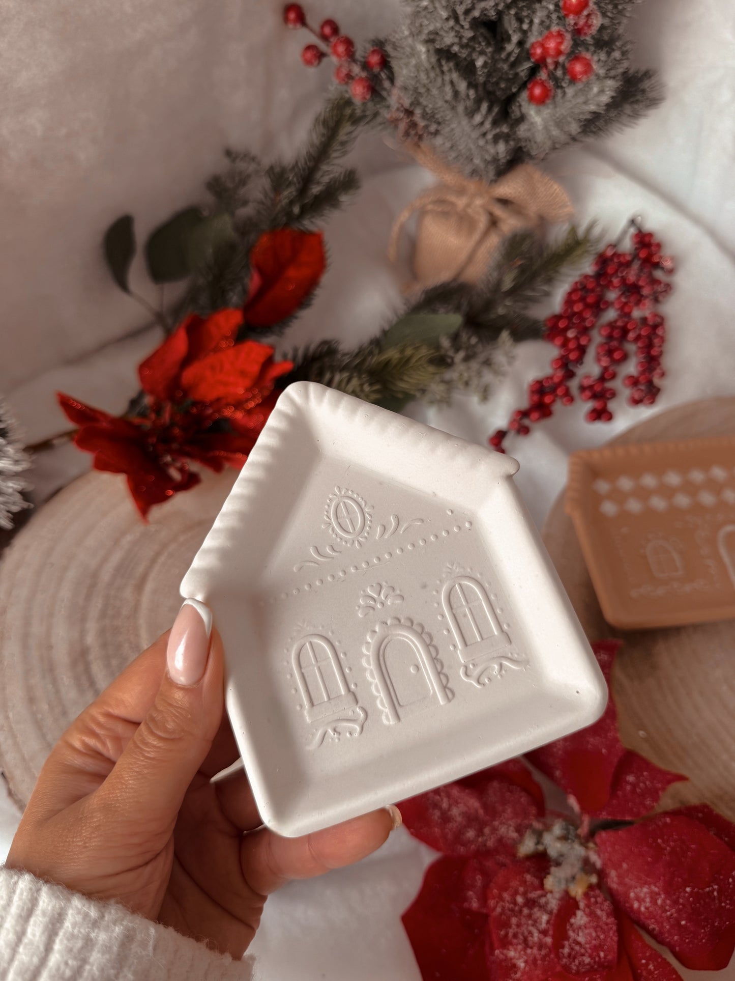 Plateau maisons de pain d’épices crème fait main en jesmonite modèle au choix