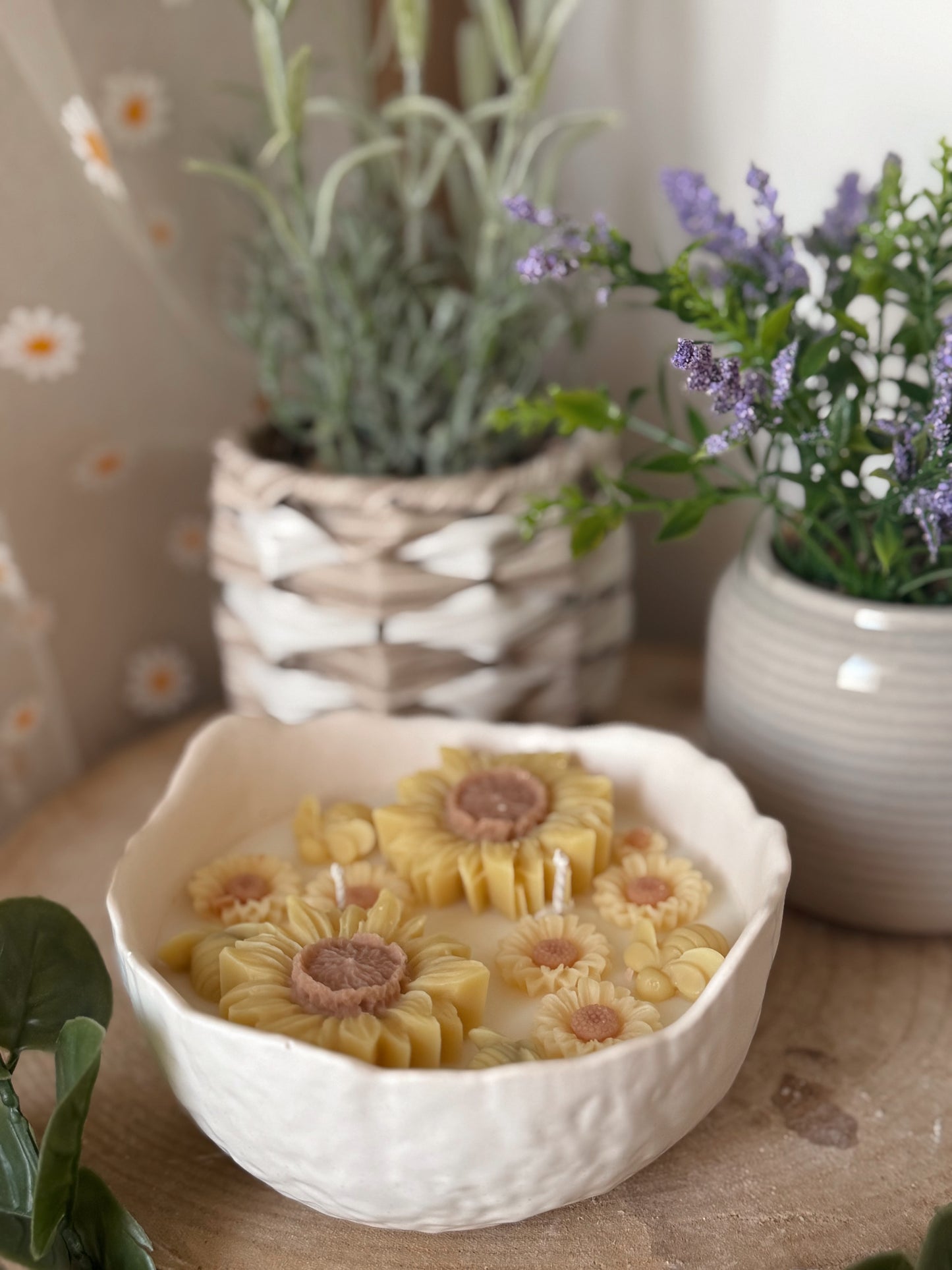 Bougie pot fait main texturé jardin de tournesols