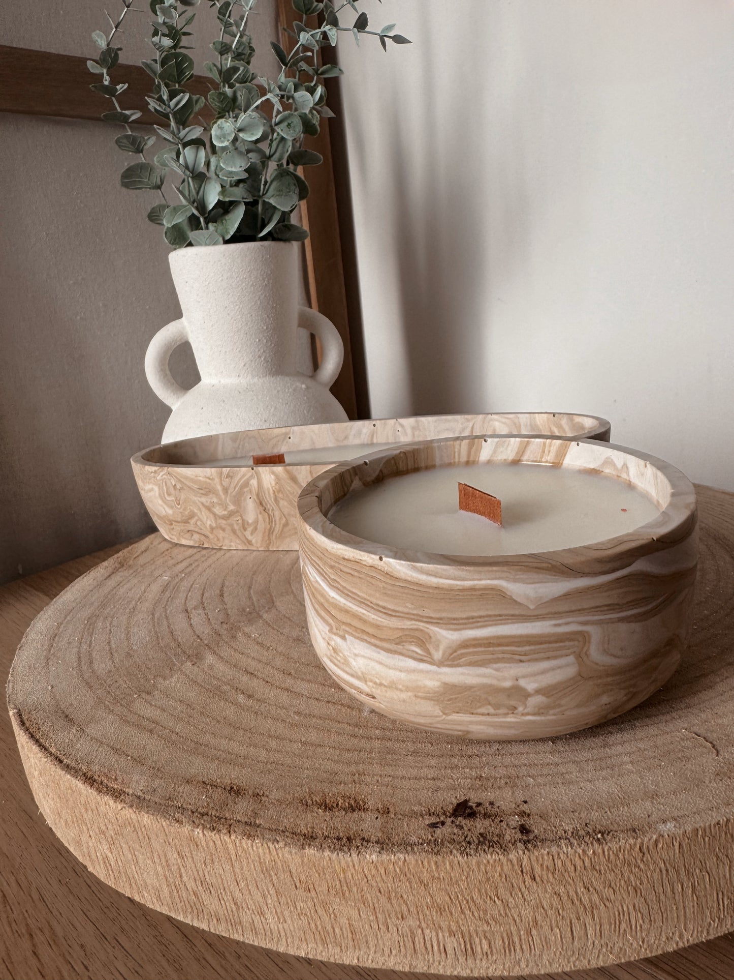 Bougie ronde marbré beige ou crème fait main en jesmonite