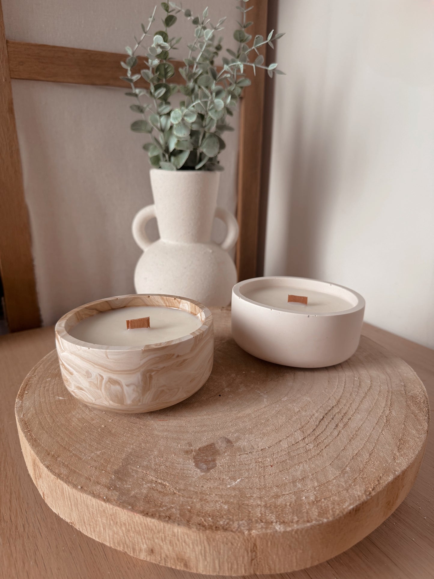 Bougie ronde marbré beige ou crème fait main en jesmonite