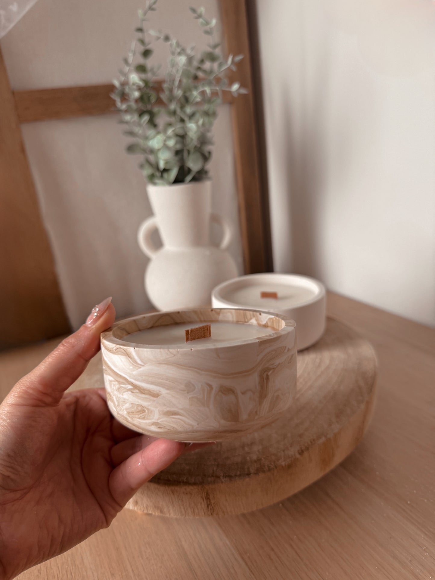 Bougie ronde marbré beige ou crème fait main en jesmonite
