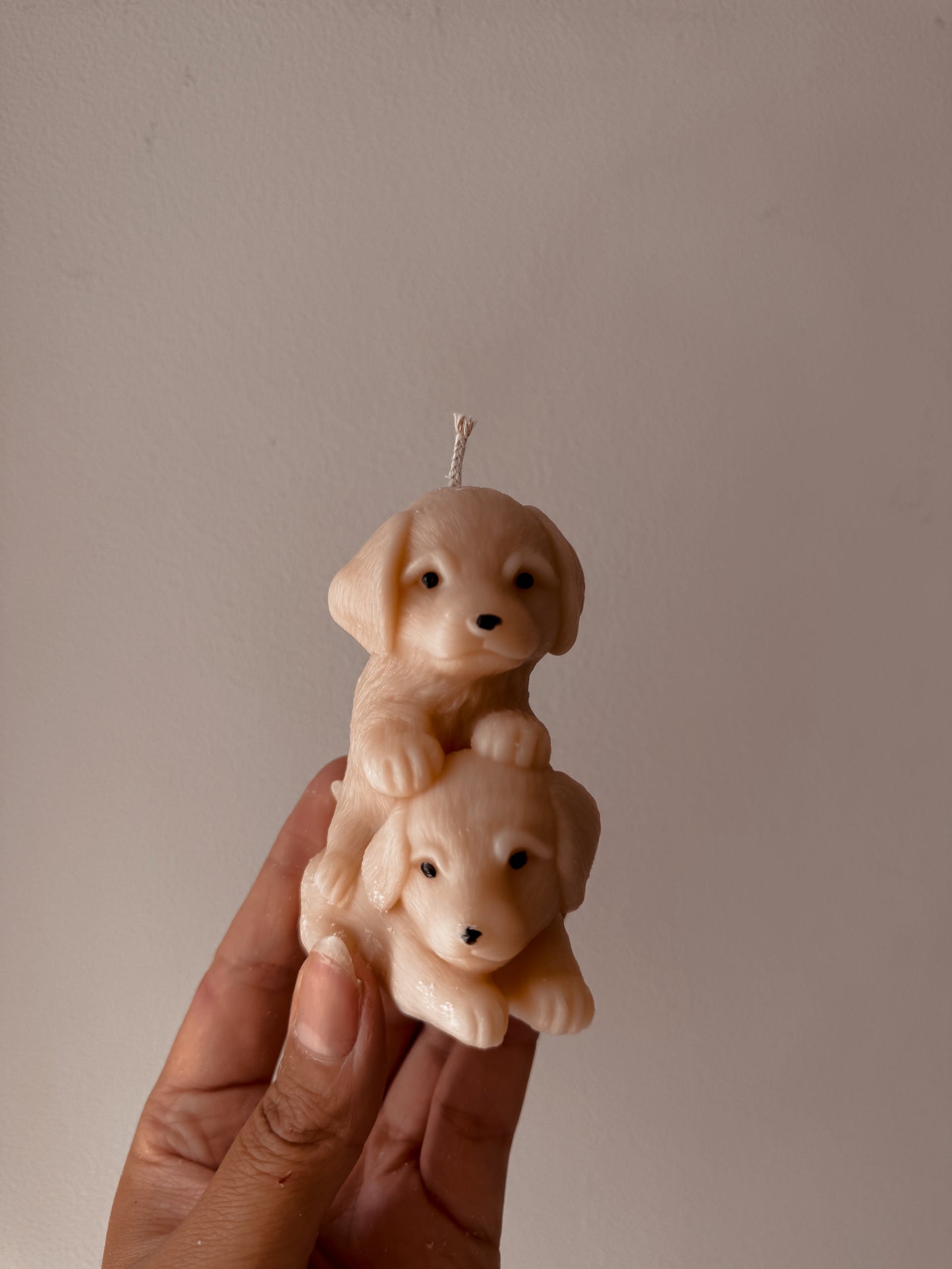 Bougie chiots empilés coloris au choix senteur vanille