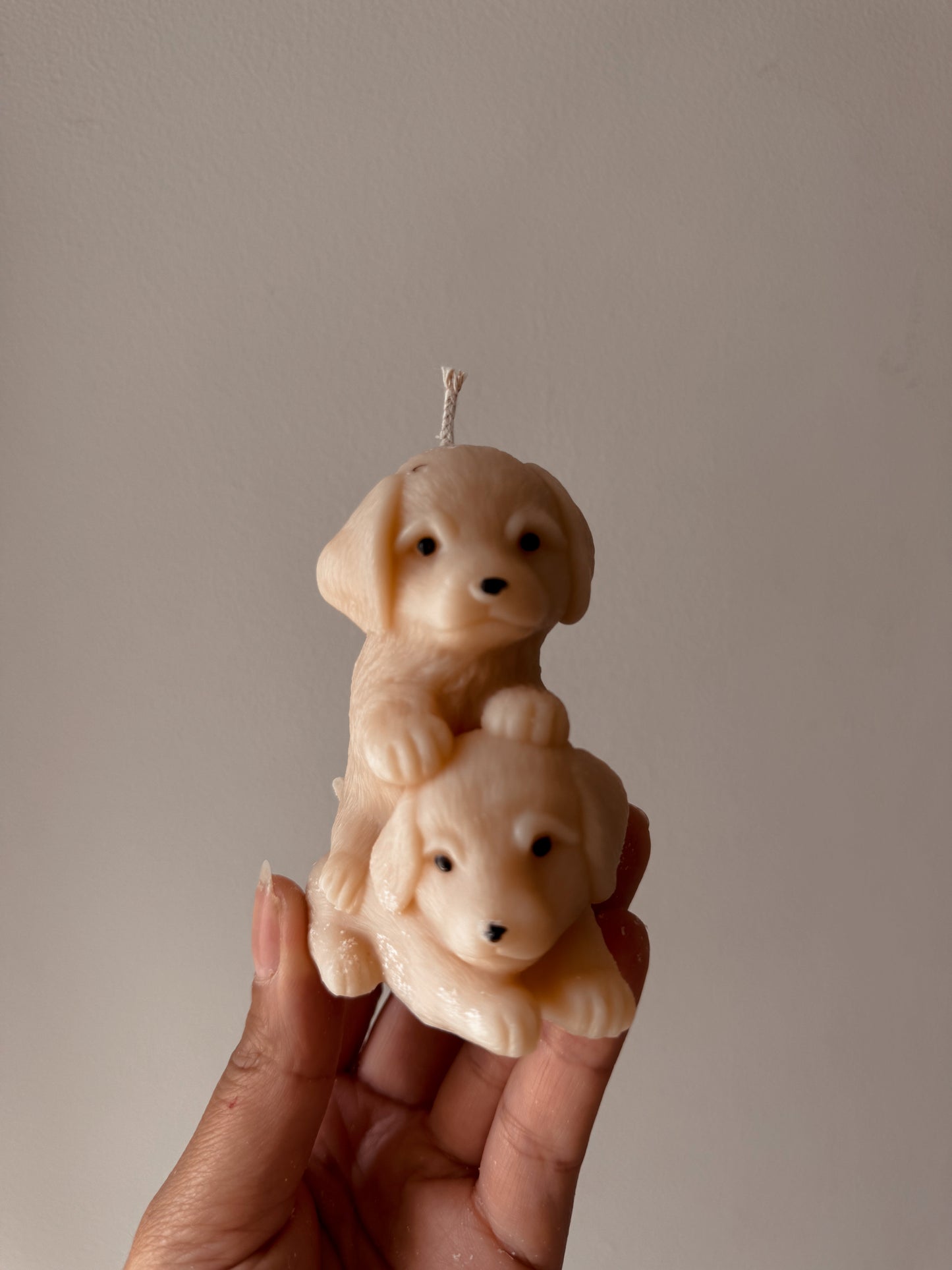 Bougie chiots empilés coloris au choix senteur vanille