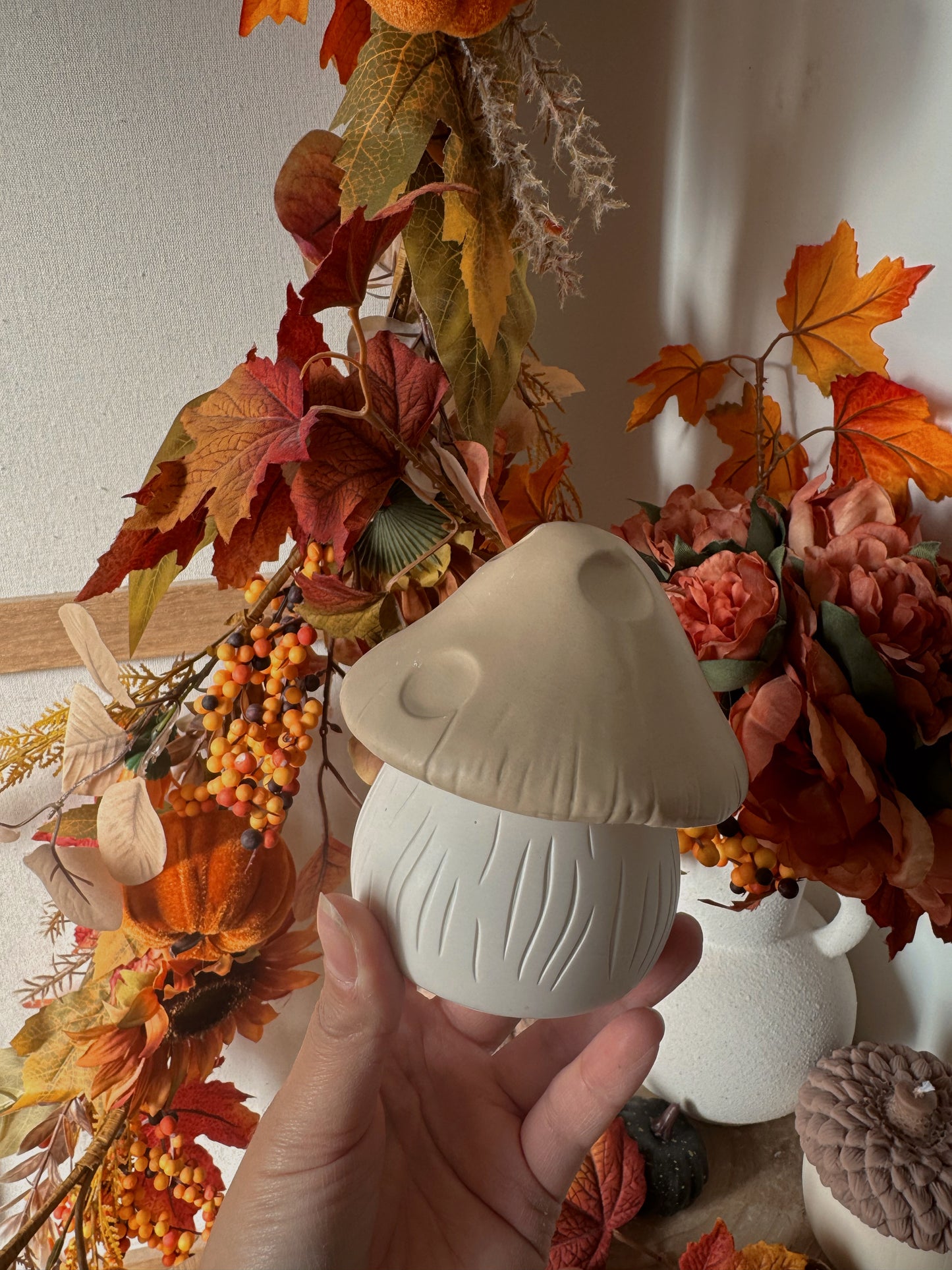 Bougie champignon pot fait main en jesmonite et cire de soja fragrance aux choix