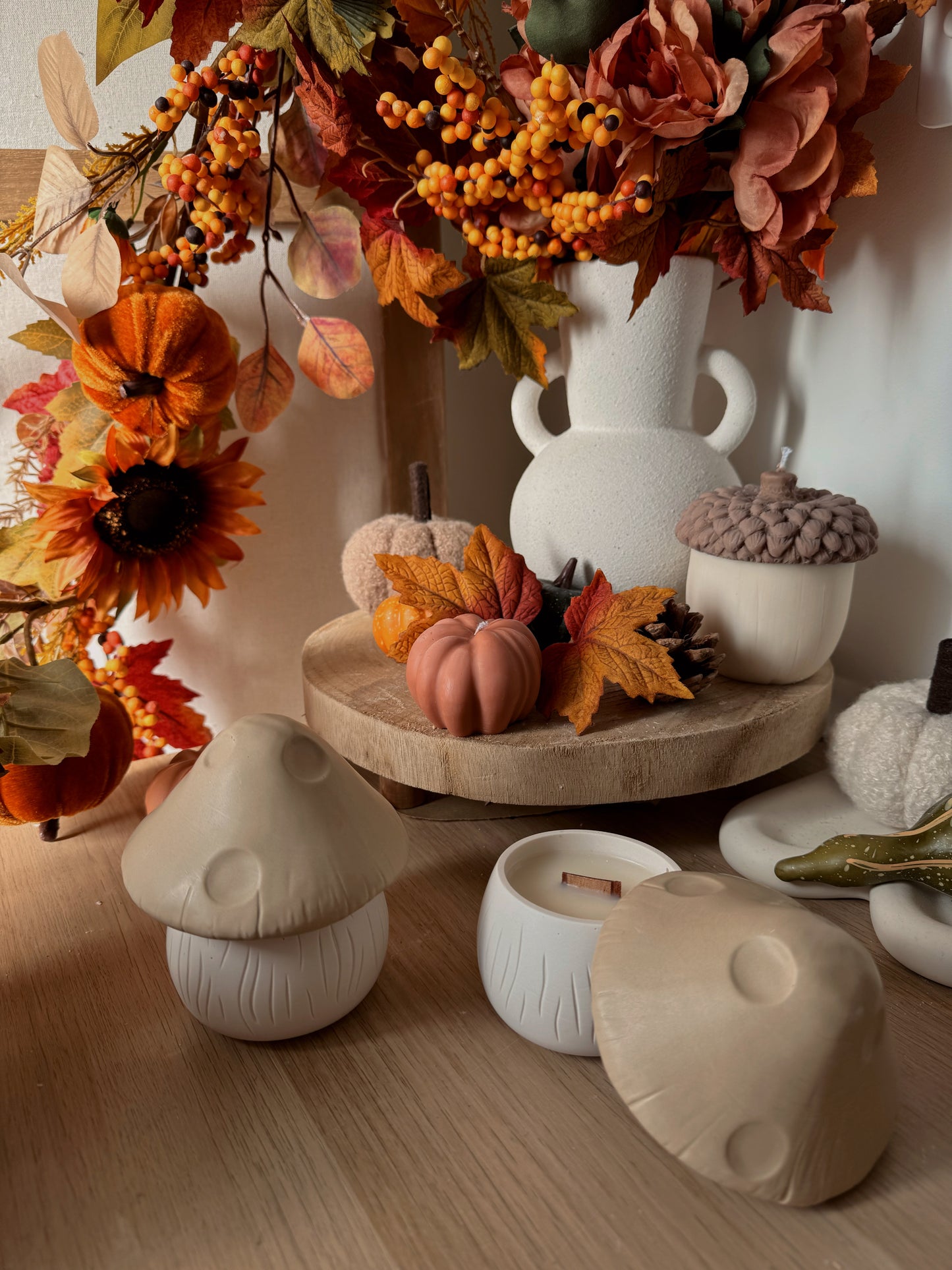 Bougie champignon pot fait main en jesmonite et cire de soja fragrance aux choix