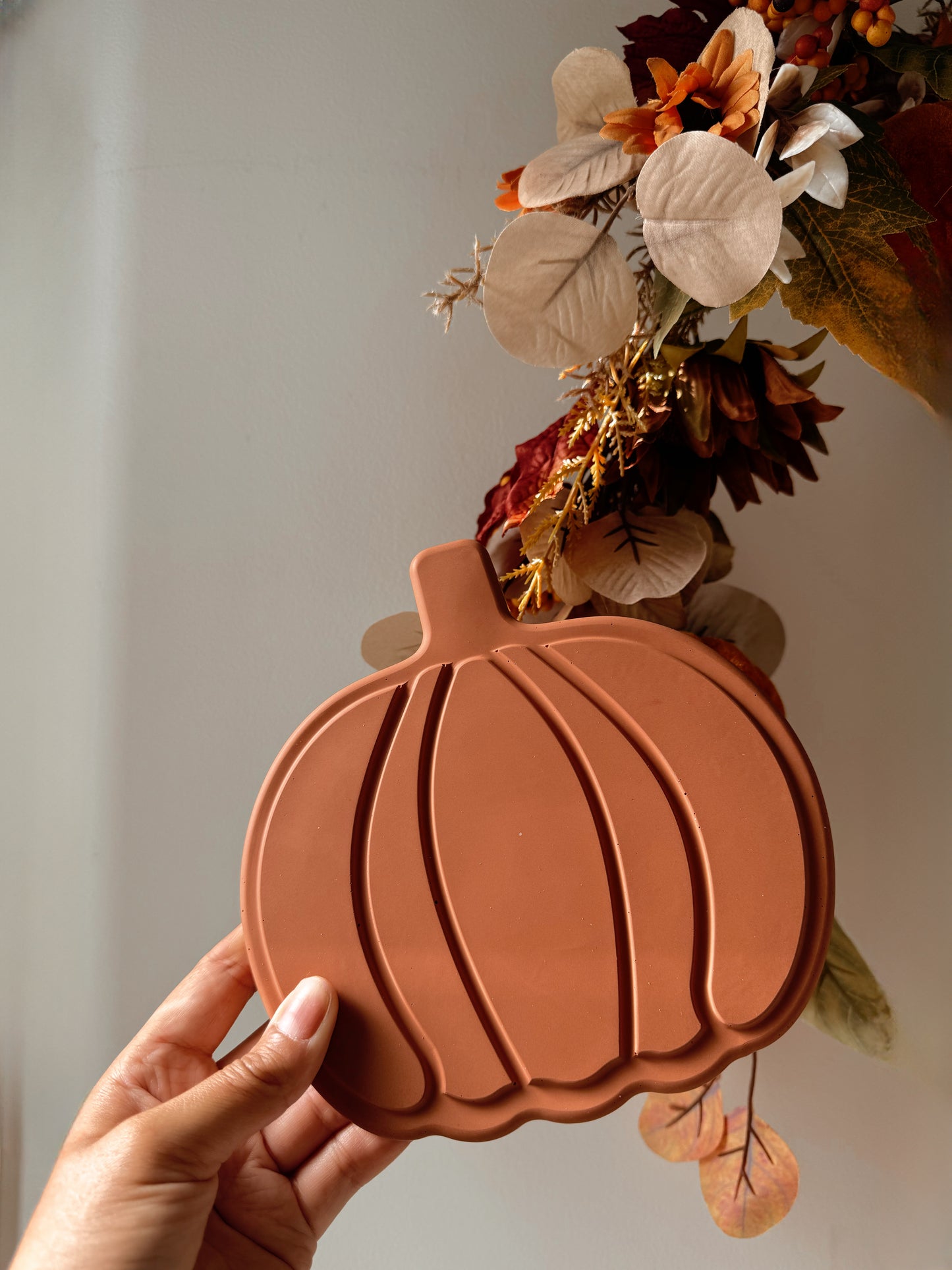 Plateau Pumpkin fait main en jesmonite coloris au choix