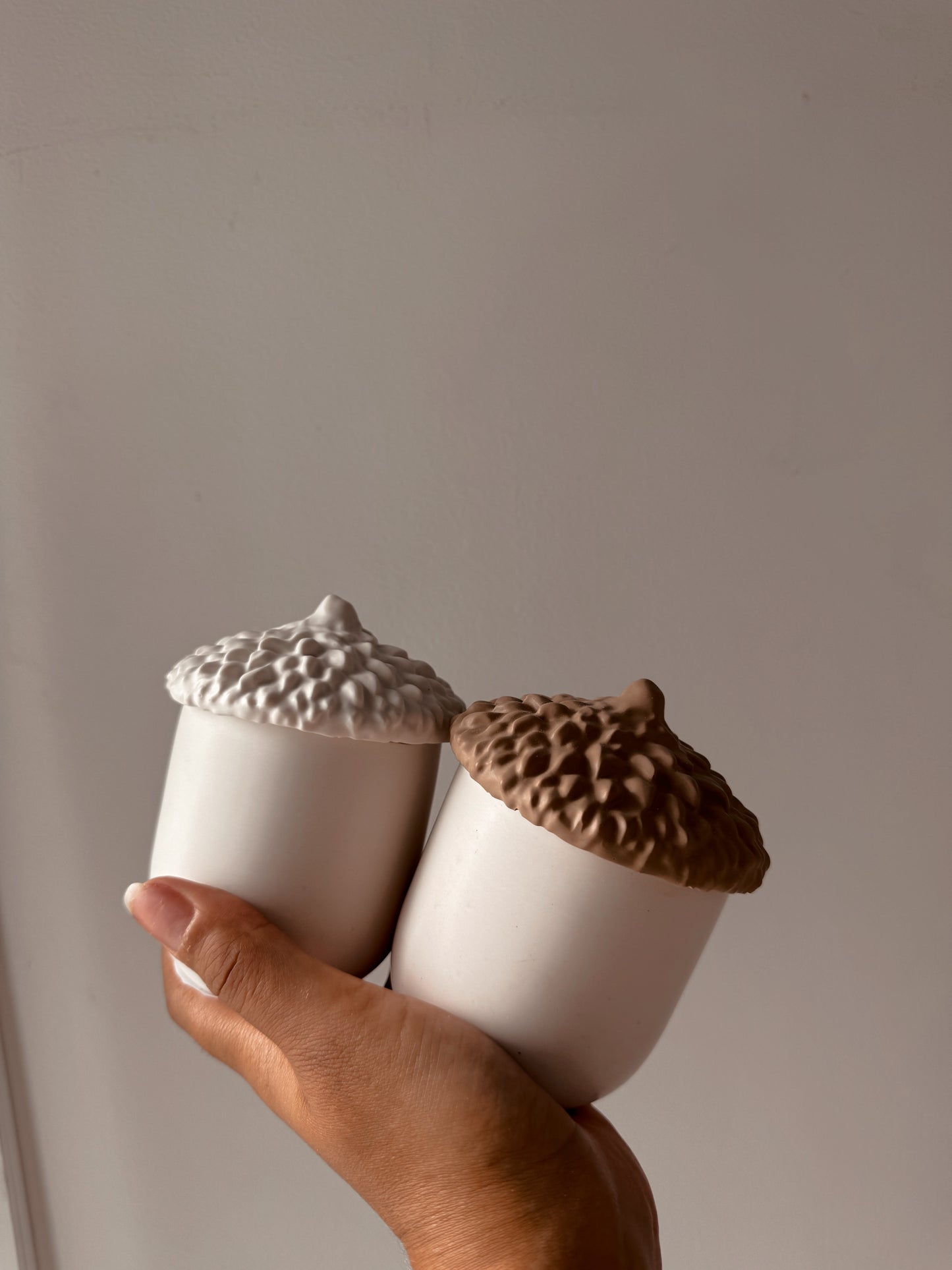 Bougie nuts pot fait main en jesmonite crème cire de soja