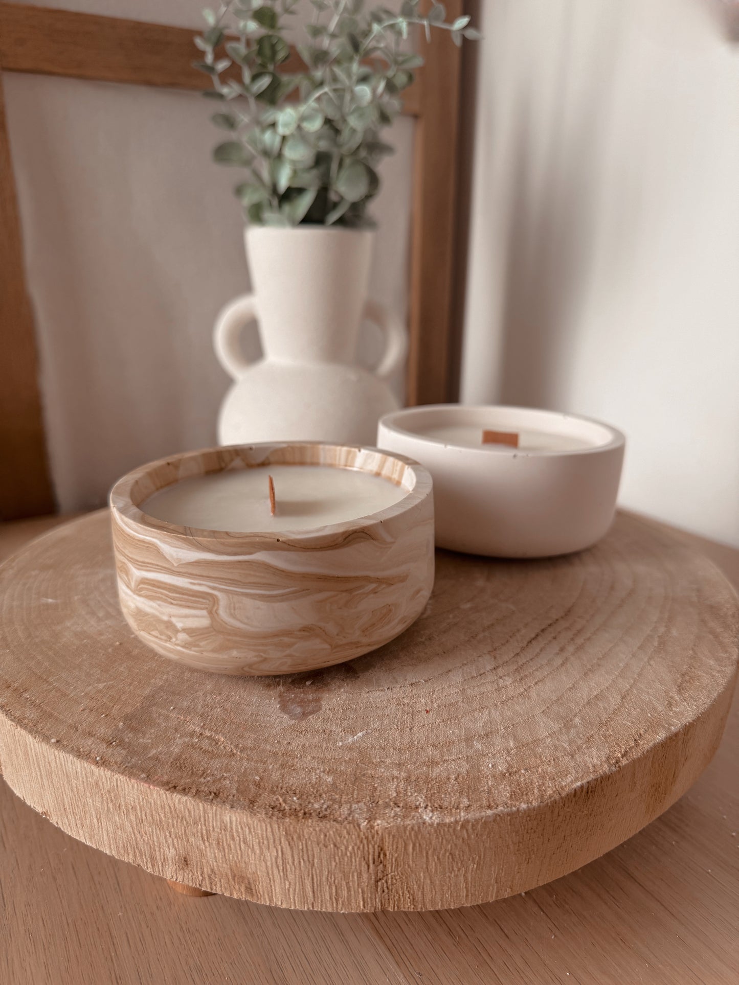 Bougie ronde marbré beige ou crème fait main en jesmonite