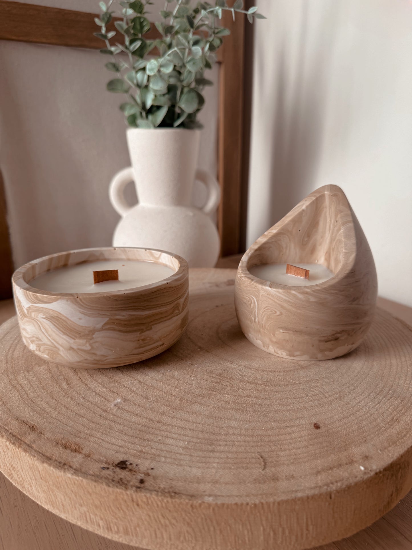 Bougie ronde marbré beige ou crème fait main en jesmonite