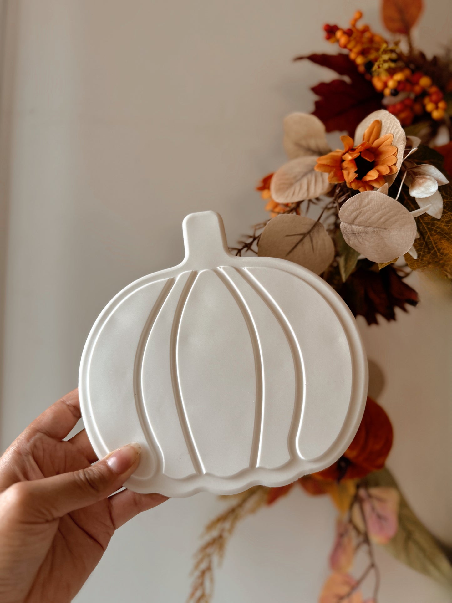 Plateau Pumpkin fait main en jesmonite coloris au choix