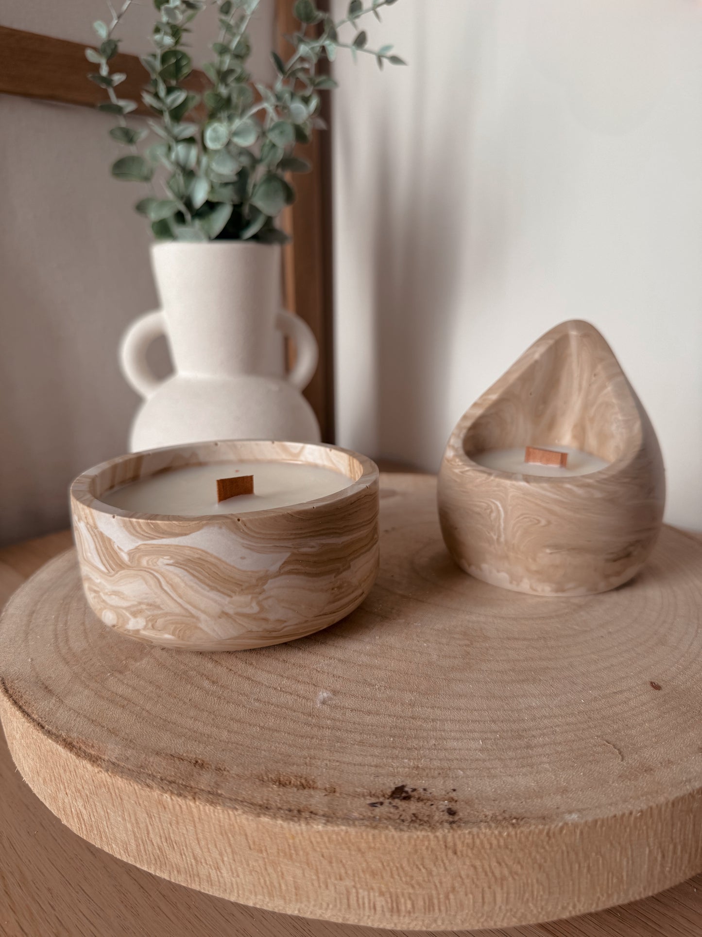 Bougie ronde marbré beige ou crème fait main en jesmonite