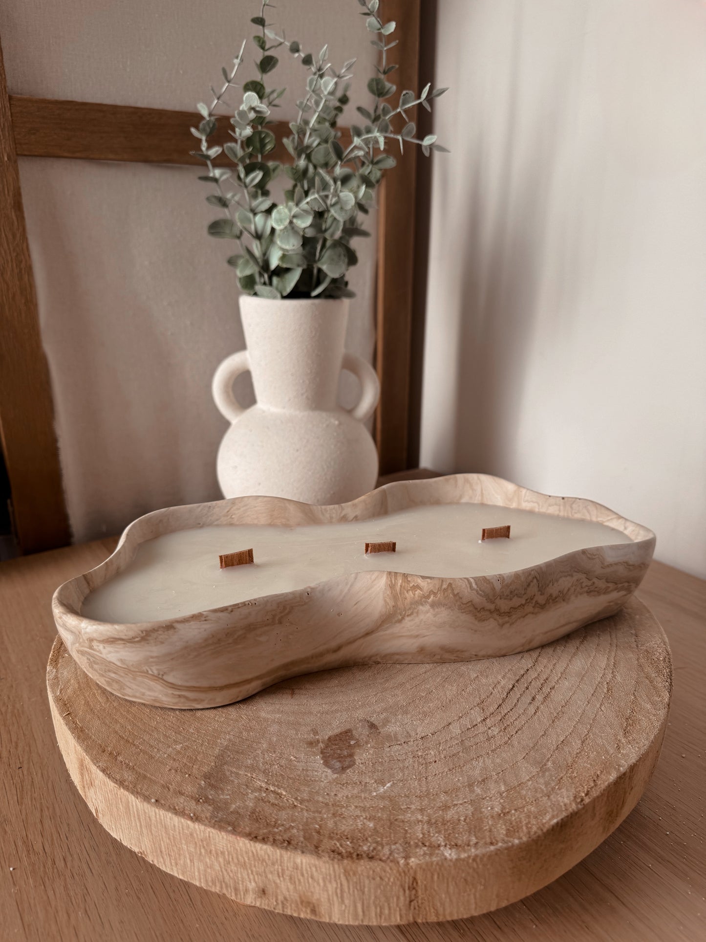 énorme Bougie pot fait main en jesmonite asymétrique marbré beige