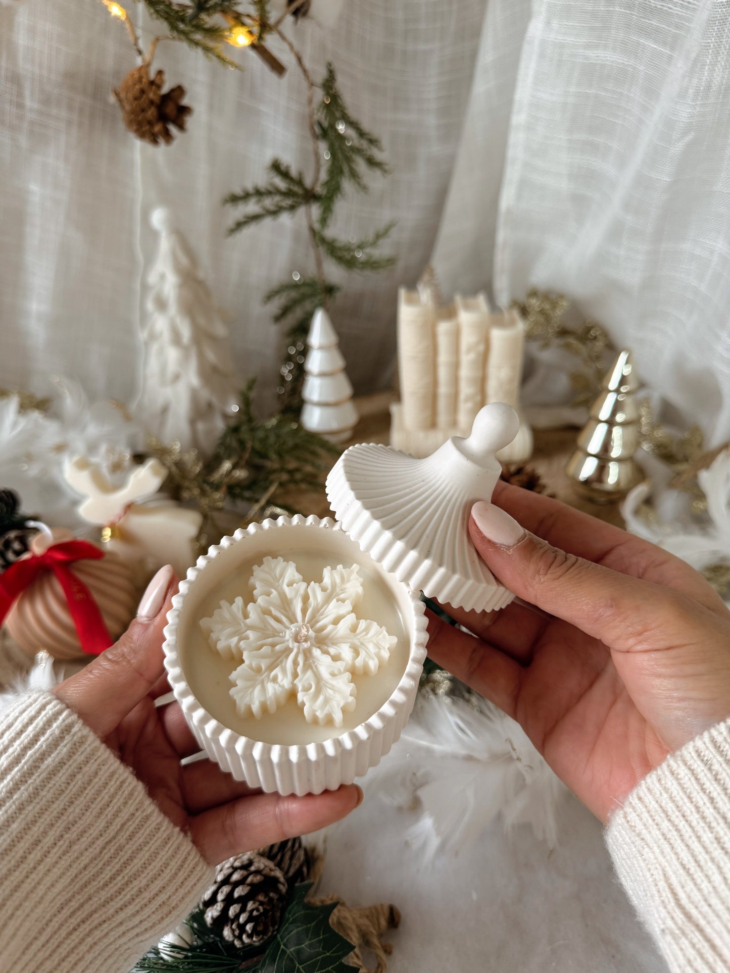Bougie pot fait main en jesmonite flocon de neige senteur au choix
