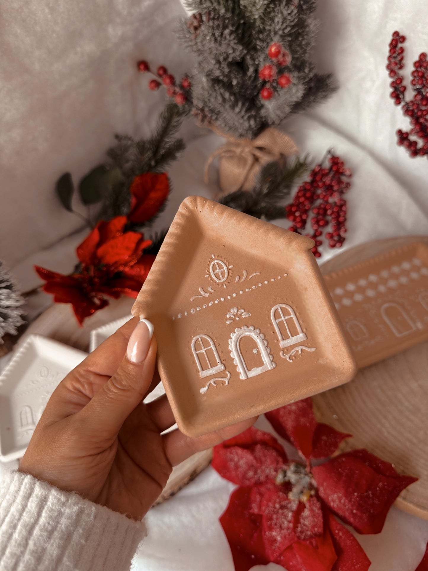 Plateau maisons de pain d’épices terracota fait main en jesmonite modèle au choix