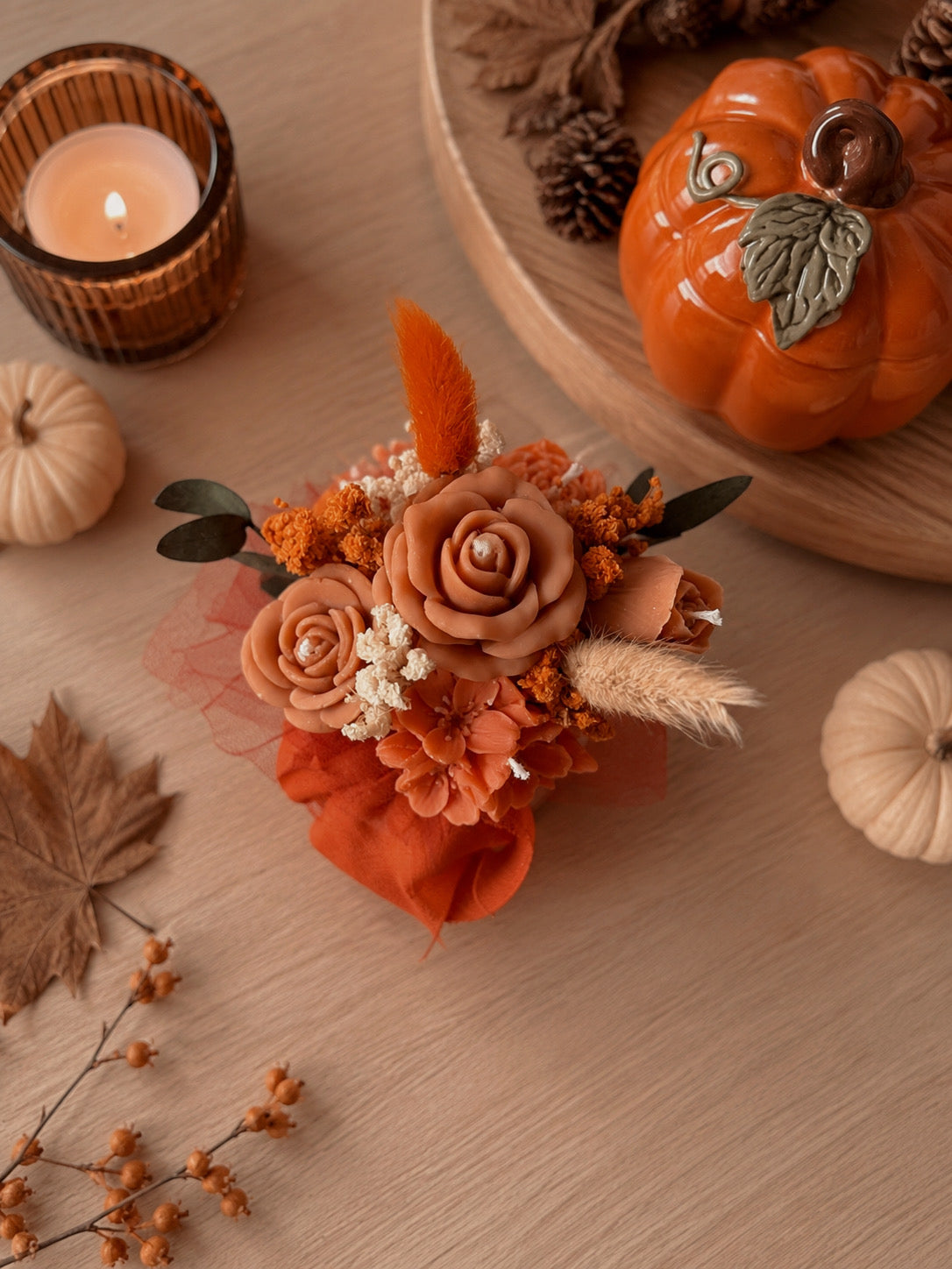 Bouquet Pot en jesmonite rayé édition limité automne fait main coloris au choix fleurs en cire senteurs automne gourmand