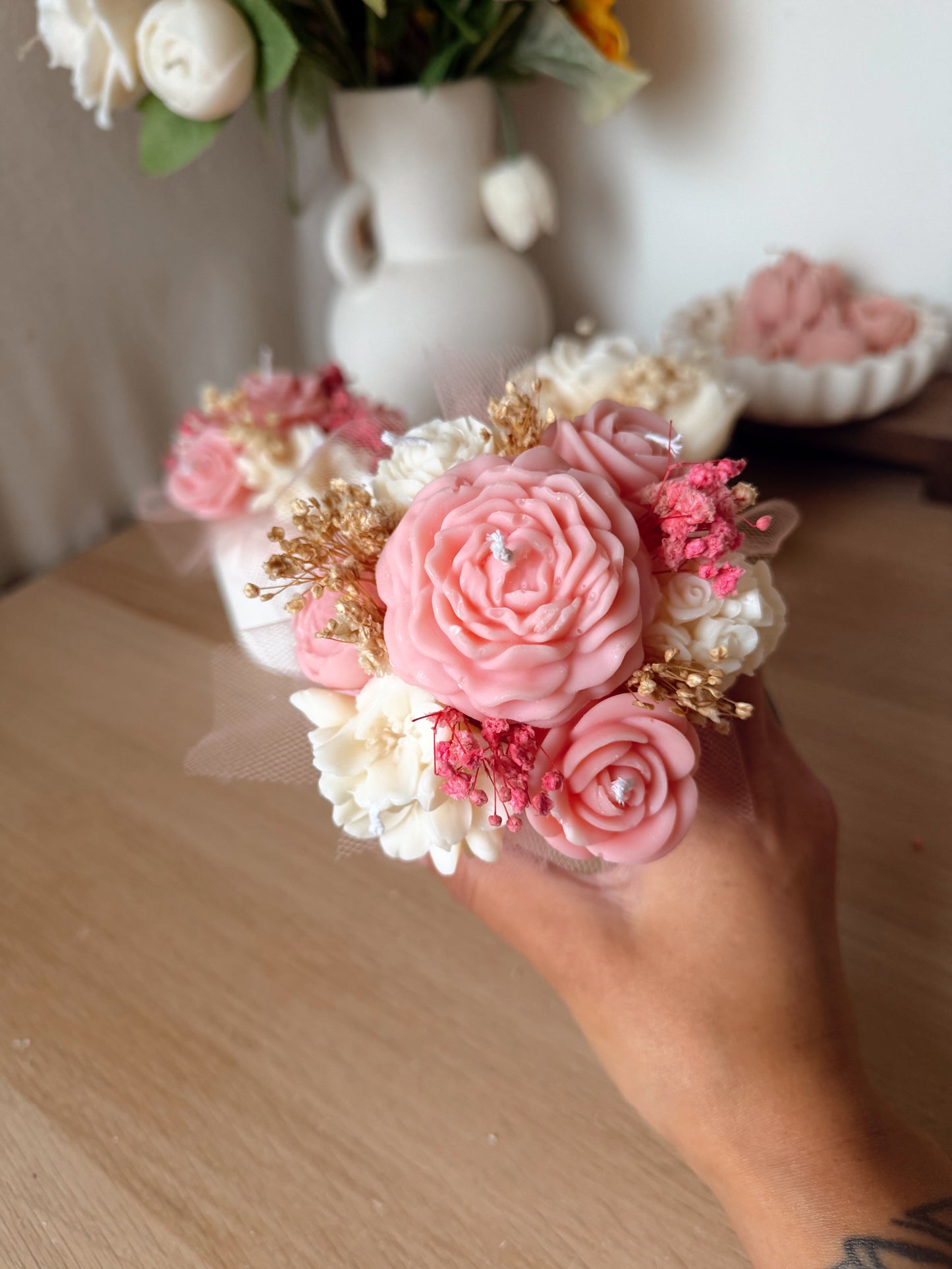 Bouquet Pot en jesmonite rayé fait main coloris au choix fleurs en cire senteurs évasion fruité