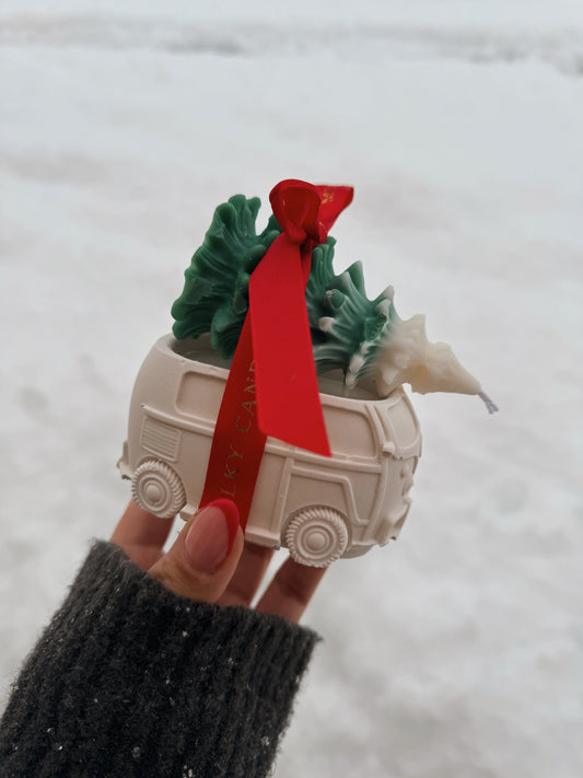 Duo bougie Van et son sapin enneigé