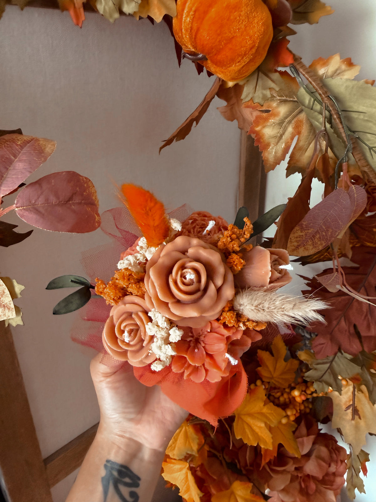 Bouquet Pot en jesmonite rayé édition limité automne fait main coloris au choix fleurs en cire senteurs automne gourmand