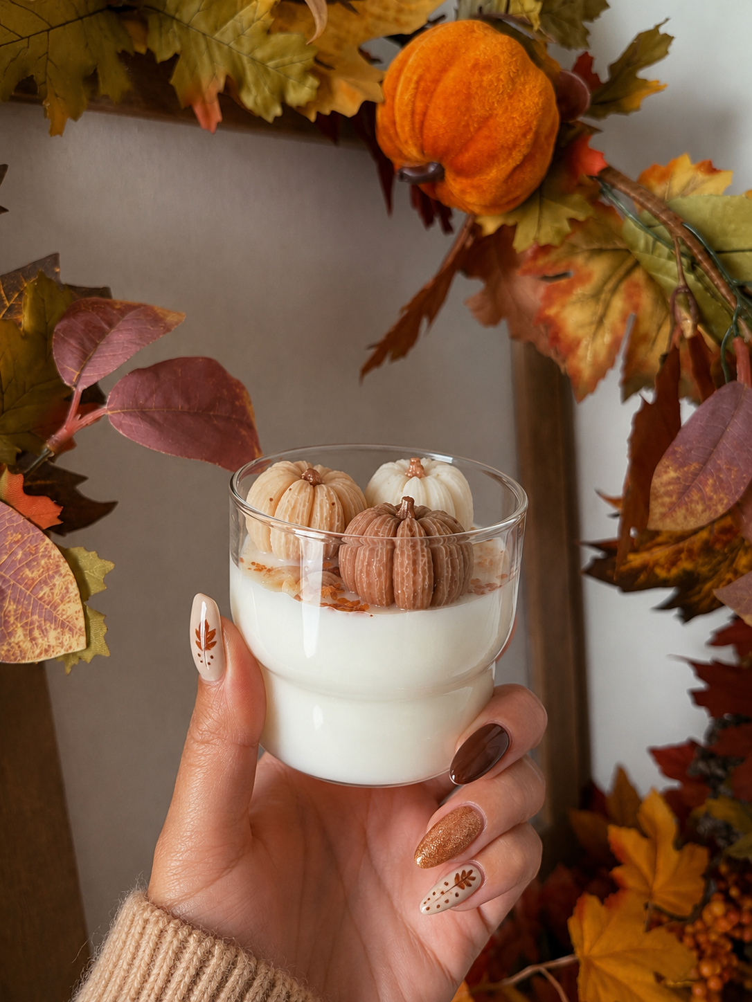 Bougie édition automne en verre citrouilles merveilleuses modèle moyen senteur lait d'avoine et miel