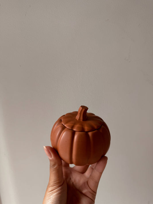 Bougie citrouille  pot fait main en jesmonite Terracota cire de soja senteur au choix