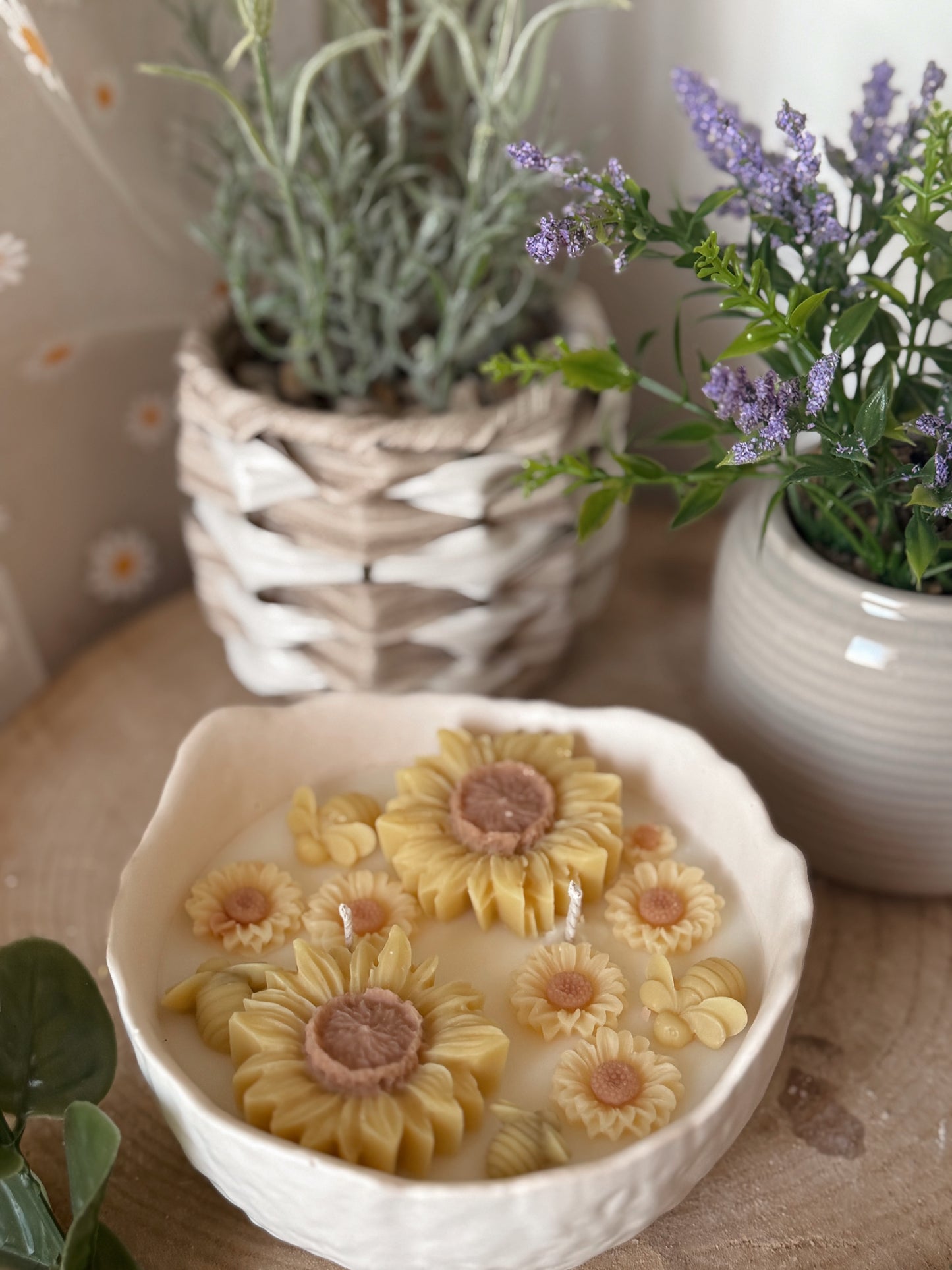 Bougie pot fait main texturé jardin de tournesols