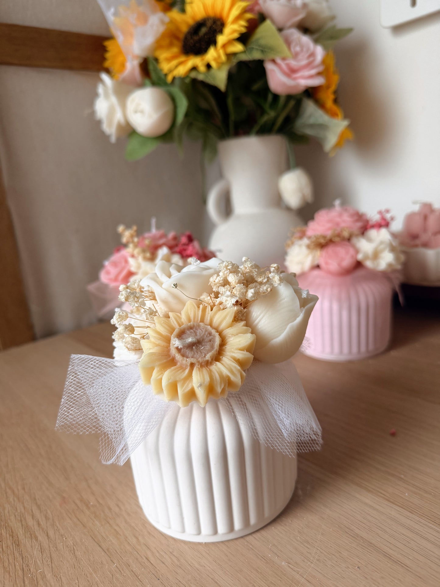 Bouquet Pot en jesmonite rayé fait main coloris au choix fleurs en cire senteurs évasion fruité