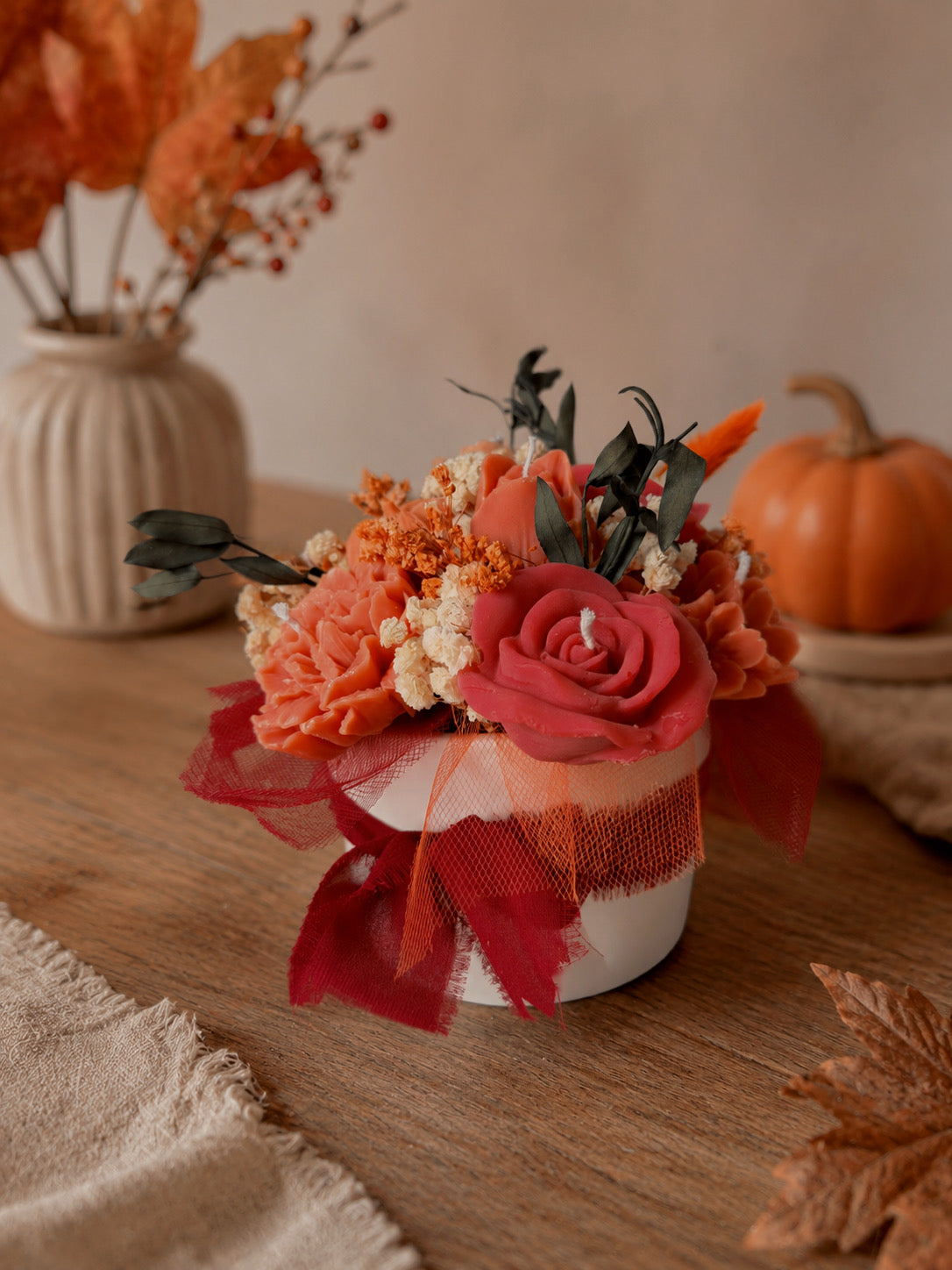 Pot en jesmonite grand modèle édition limité d'automne fleurs en cire senteur automne gourmand