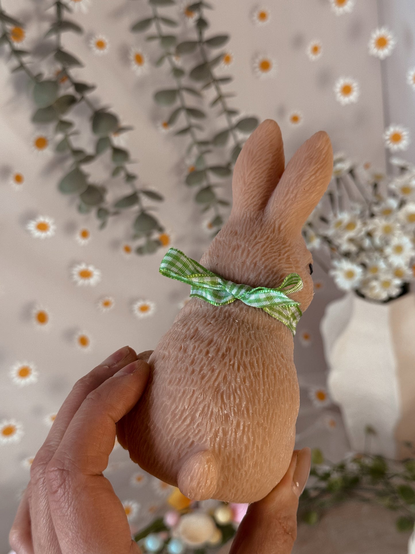 Lapin traditionnel de Pâques modèle assis coloris au choix