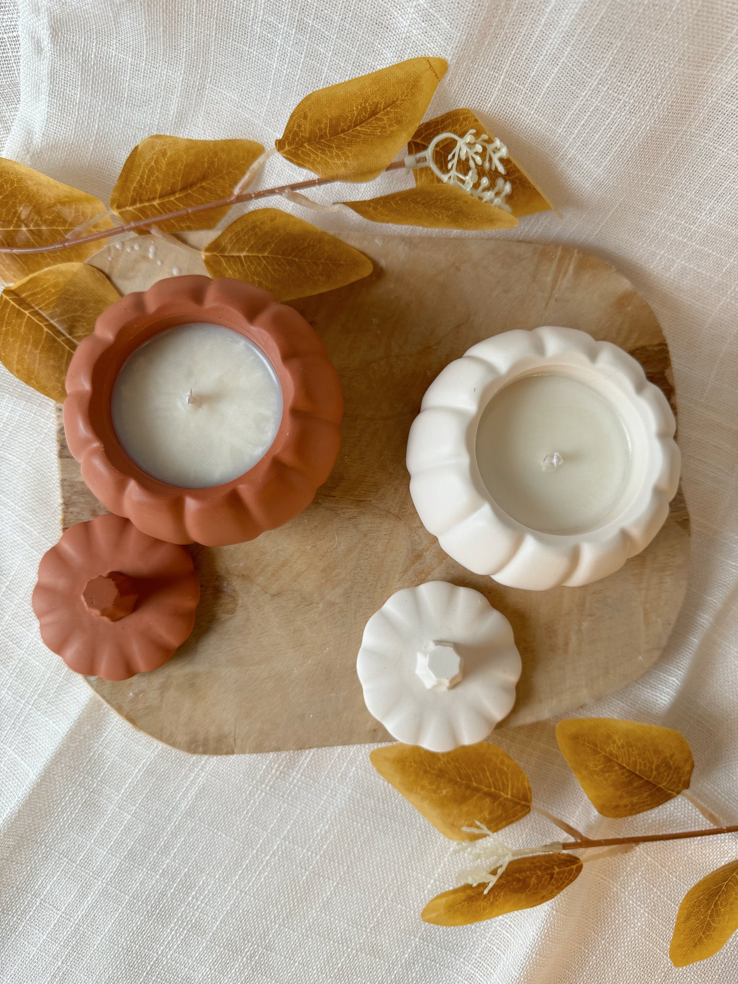 Bougie citrouille  pot fait main en jesmonite crème cire de soja senteur au choix