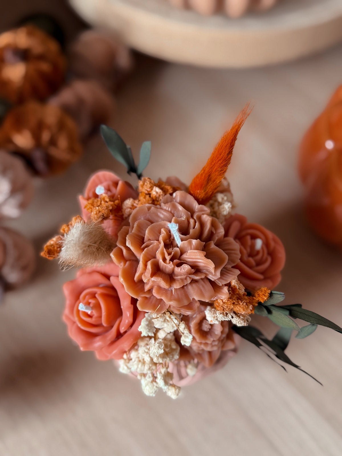 Pot en jesmonite feuilles d'érable terracotta édition limité d'automne fleurs en cire senteur automne gourmand