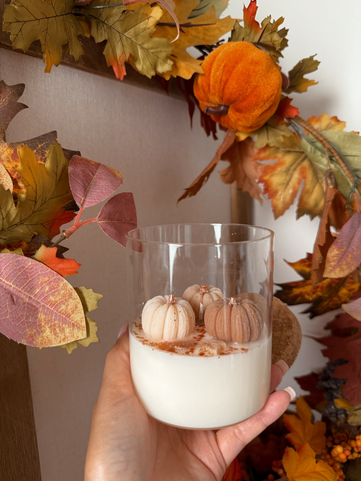 Bougie édition automne en verre citrouilles merveilleuses senteur lait d'avoine et miel