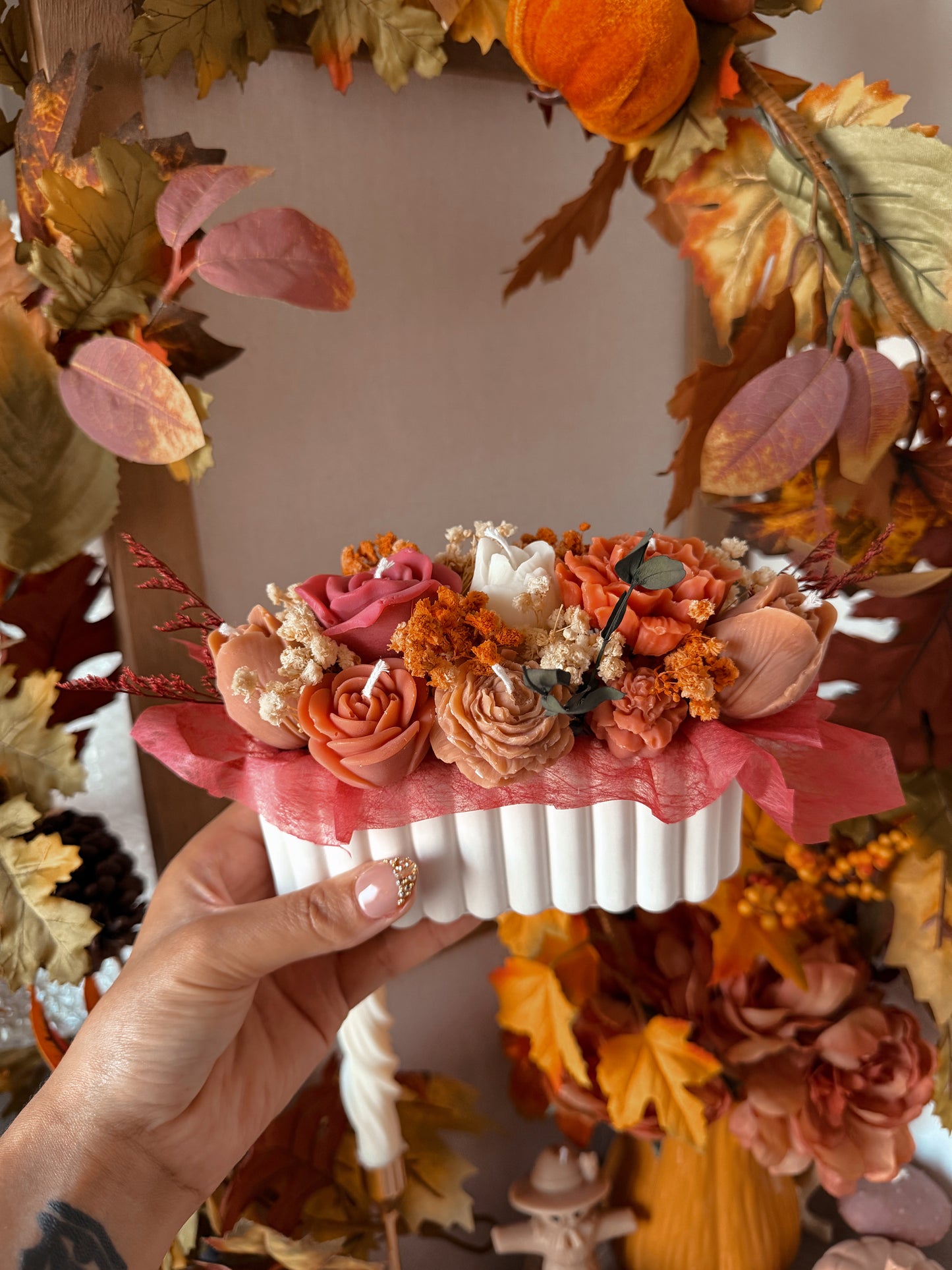 Jardinière de fleurs en cire édition automne et son pot en jesmonite crème ou terracota senteur automne gourmand