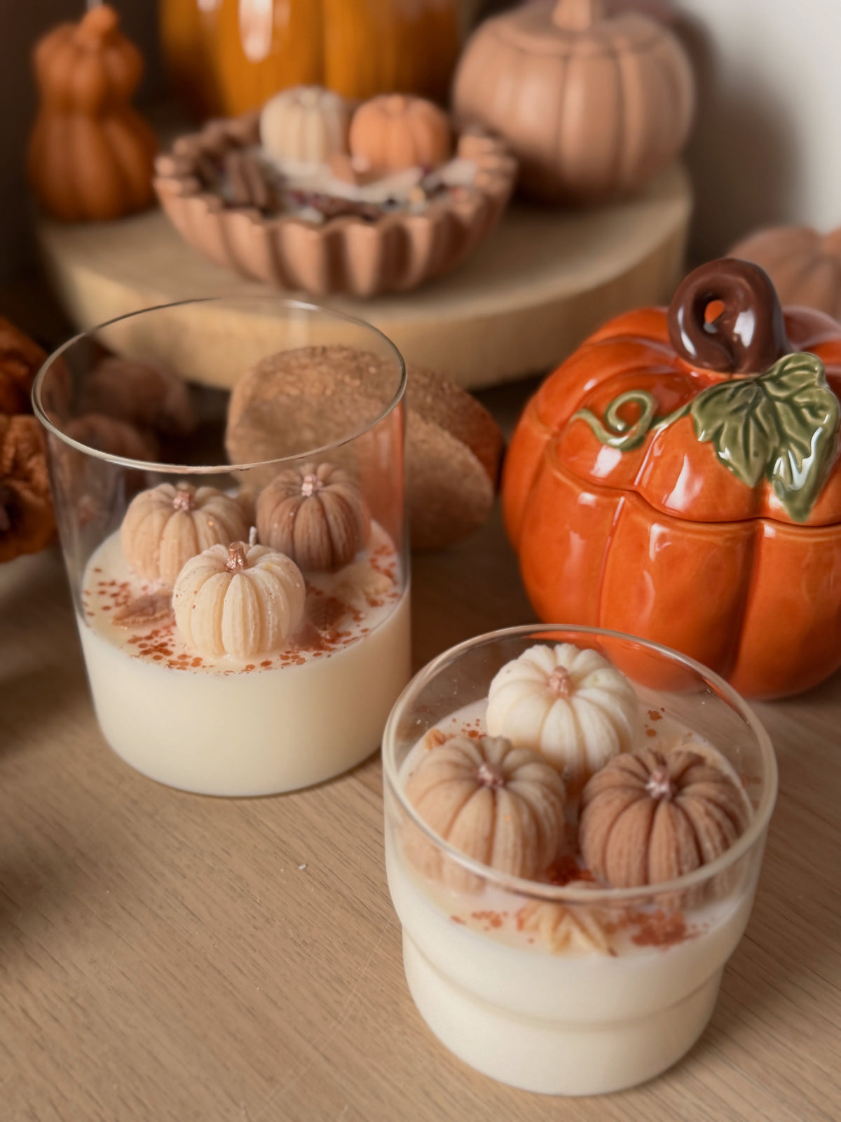 Bougie édition automne en verre citrouilles merveilleuses senteur lait d'avoine et miel