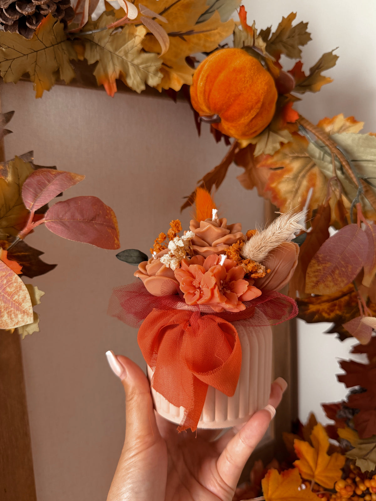 Bouquet Pot en jesmonite rayé édition limité automne fait main coloris au choix fleurs en cire senteurs automne gourmand