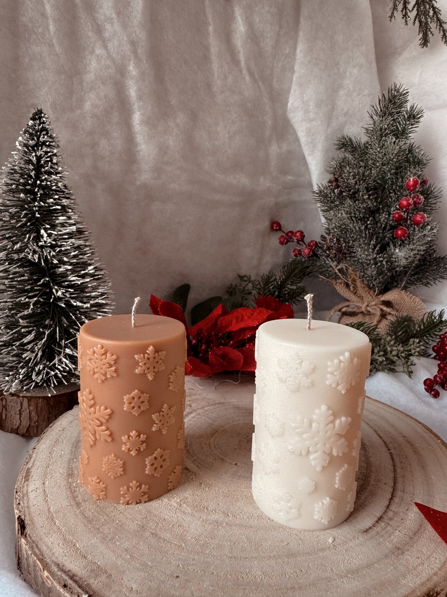 Bougie cylindre flocon de neige fait main en cire d’olive coloris au choix