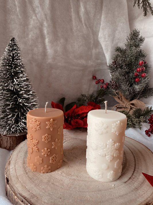 Bougie cylindre flocon de neige fait main en cire d’olive coloris au choix