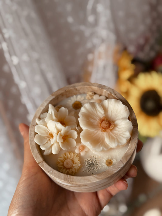 Bougie édition limitée Pâques modèle moyen pot marbre beige senteur coquelicot