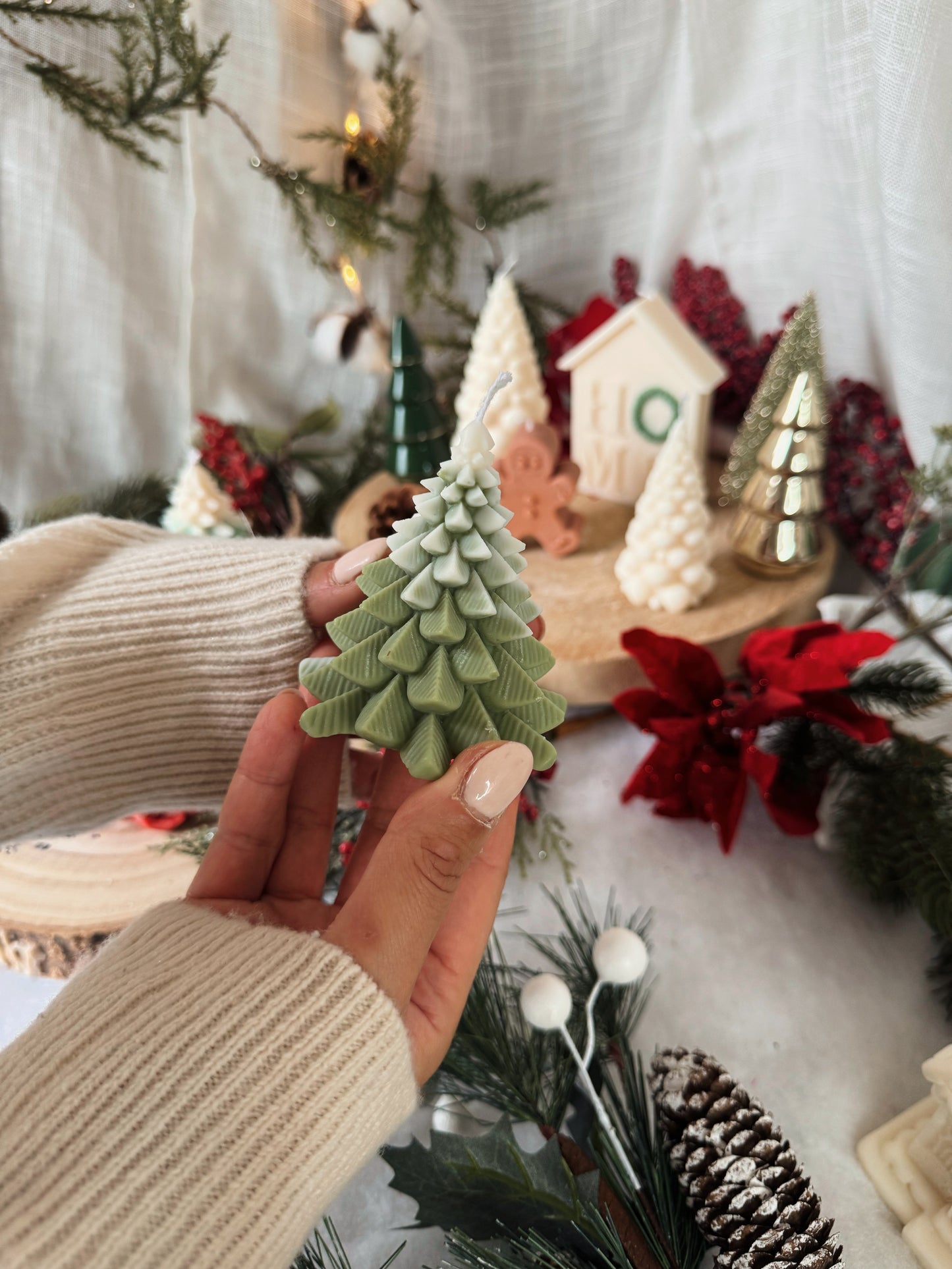 Bougie sapin traditionnel enneigé vert 2 tailles