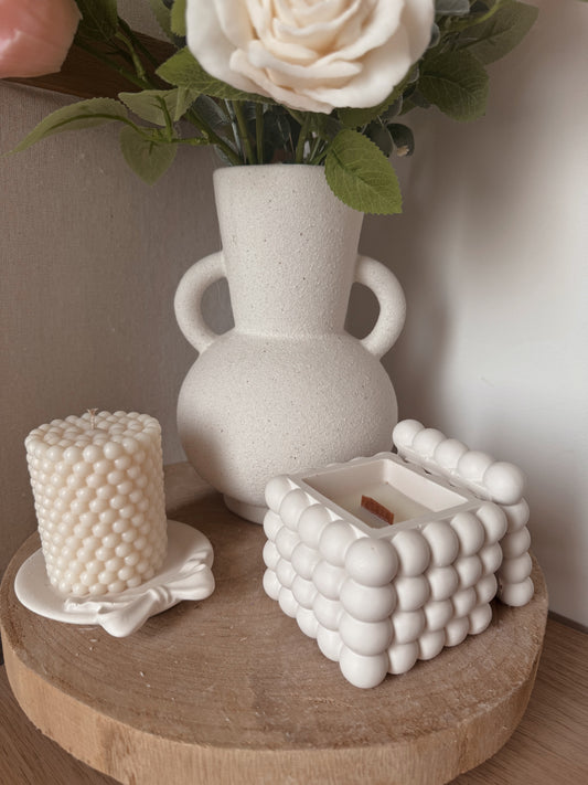 Bougie pot fait main en jesmonite bubbles