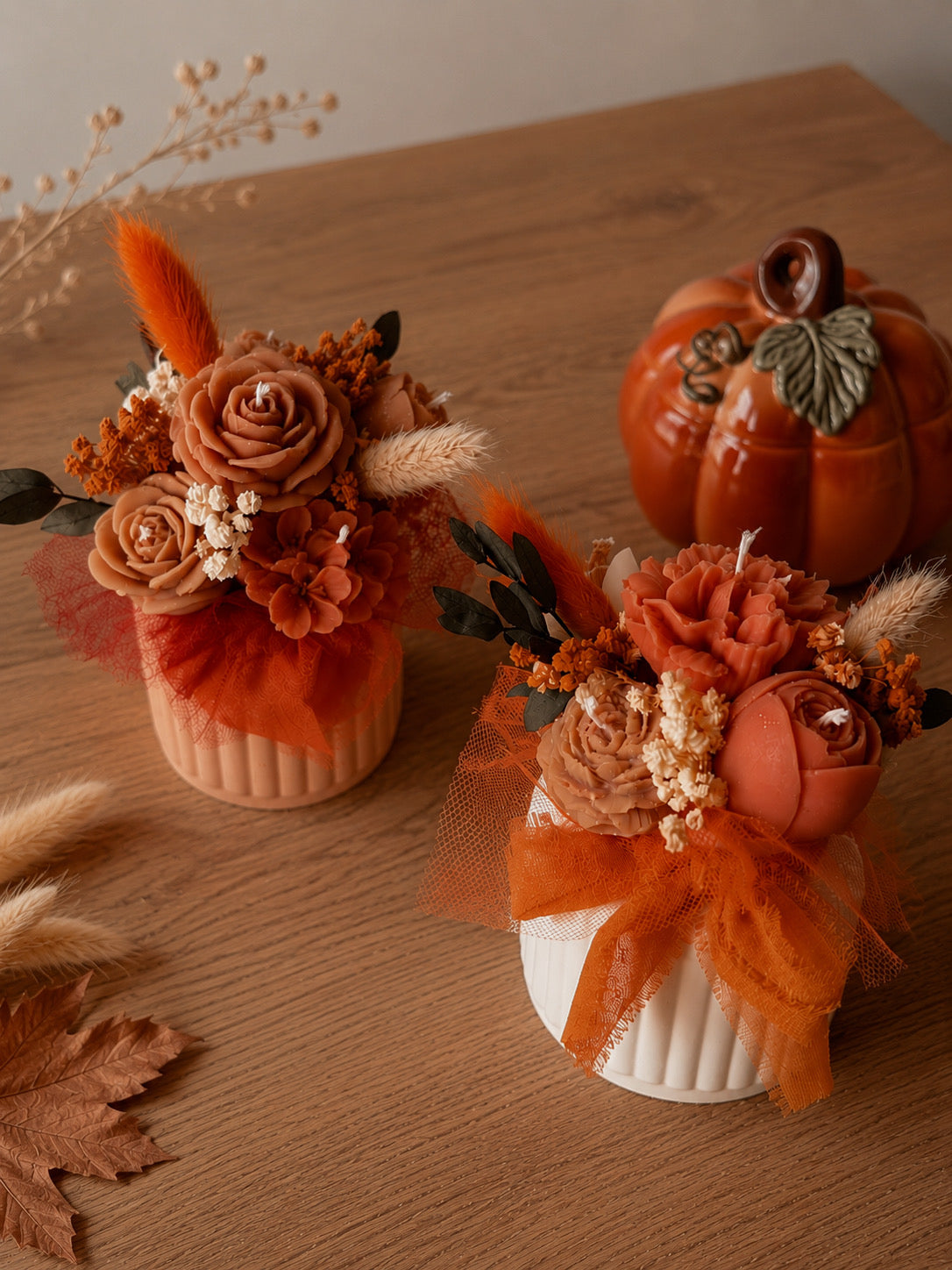 Bouquet Pot en jesmonite rayé édition limité automne fait main coloris au choix fleurs en cire senteurs automne gourmand