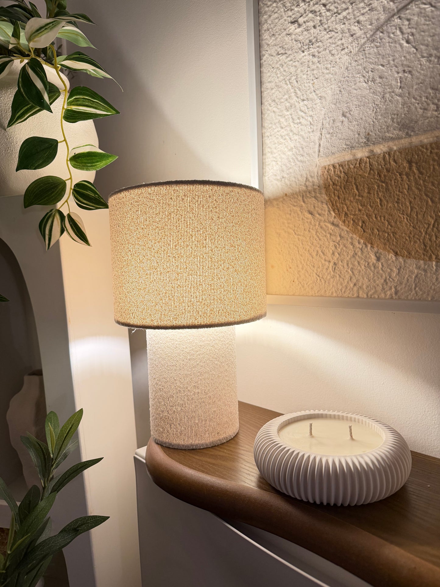 Bougie ronde Sienna fait main en jesmonite coloris et senteur au choix