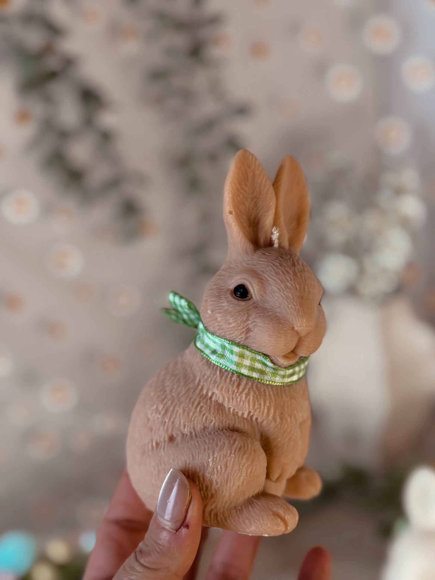 Lapin traditionnel de Pâques modèle assis coloris au choix