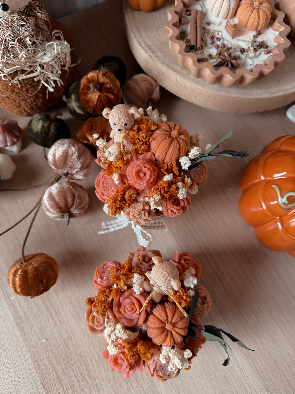 Bougie dans son panier & ces fondants parfumés édition automne fait main en jesmonite senteur automne gourmand
