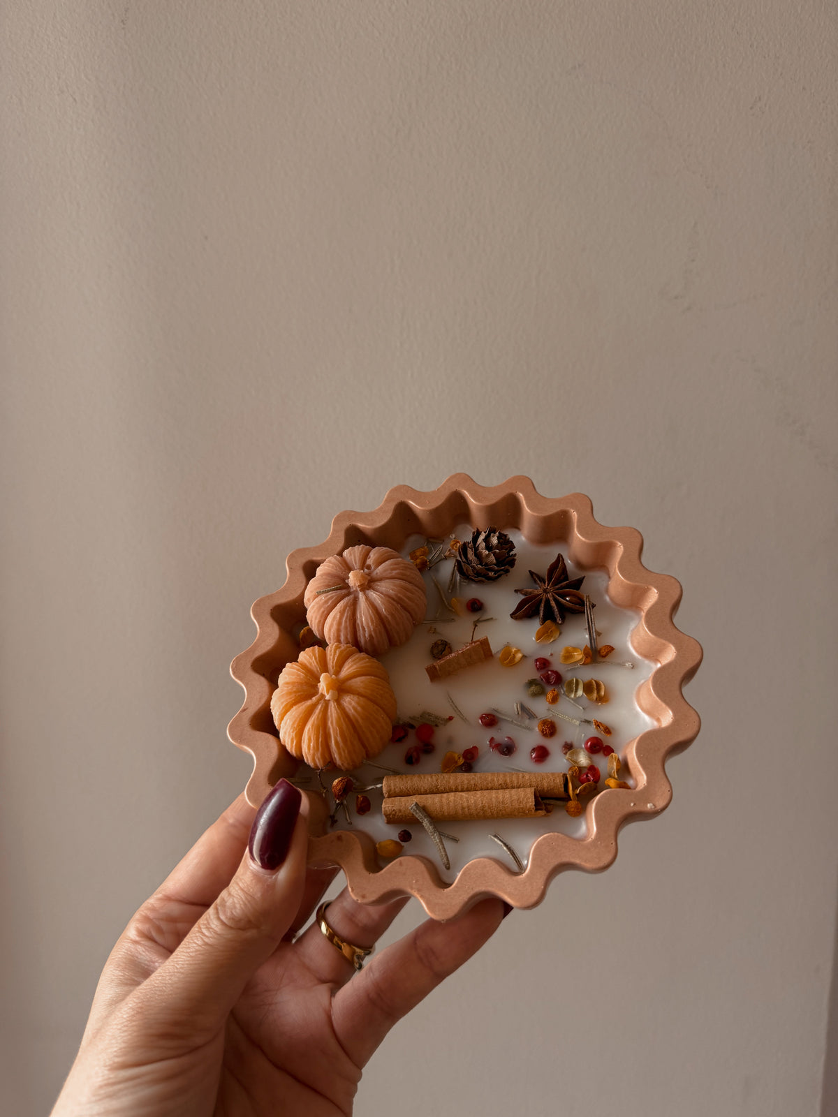 Bougie édition limitée automne moyen modèle pot Plissé parfum automne gourmand