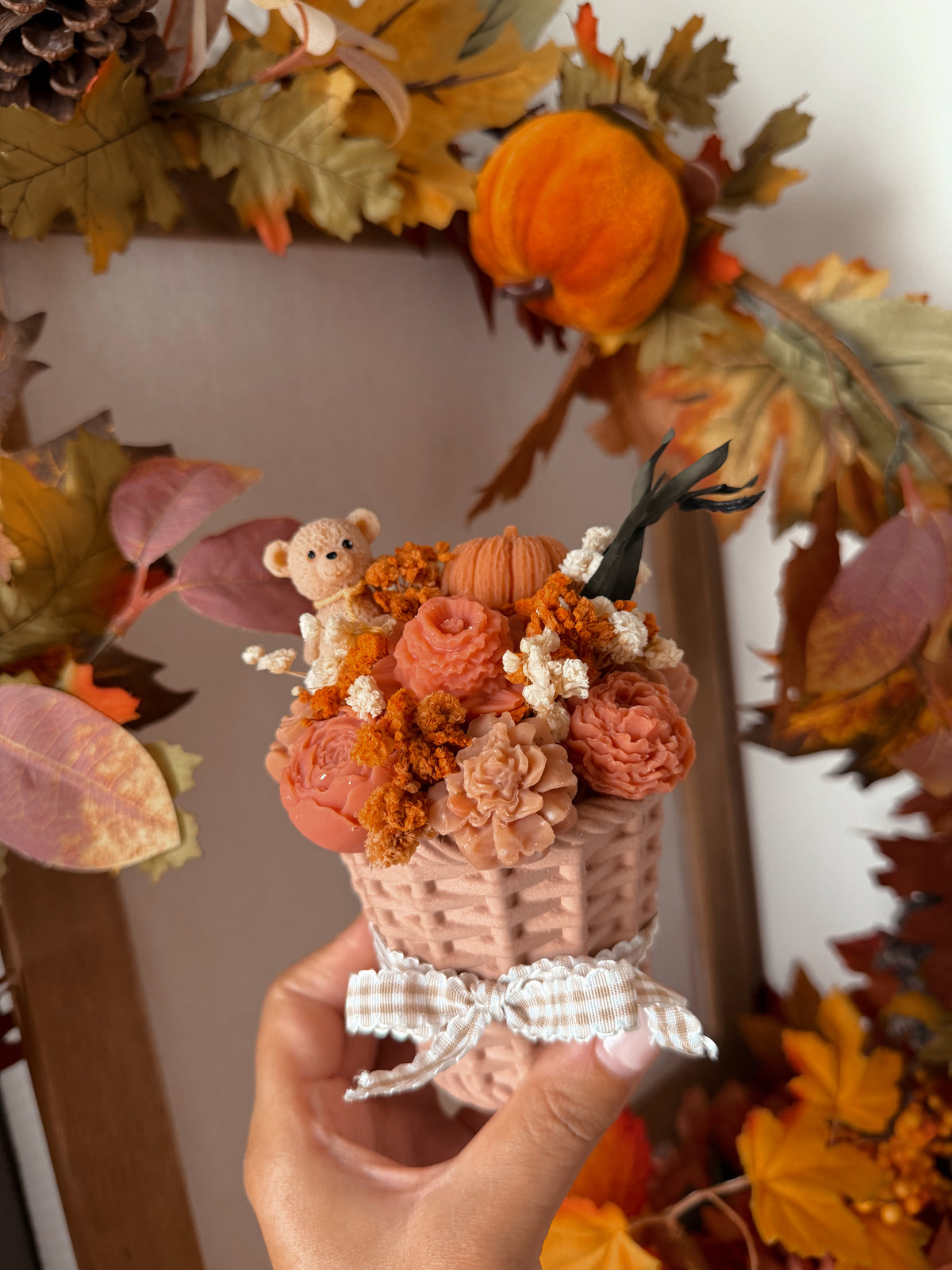 Bougie dans son panier & ces fondants parfumés édition automne fait main en jesmonite senteur automne gourmand