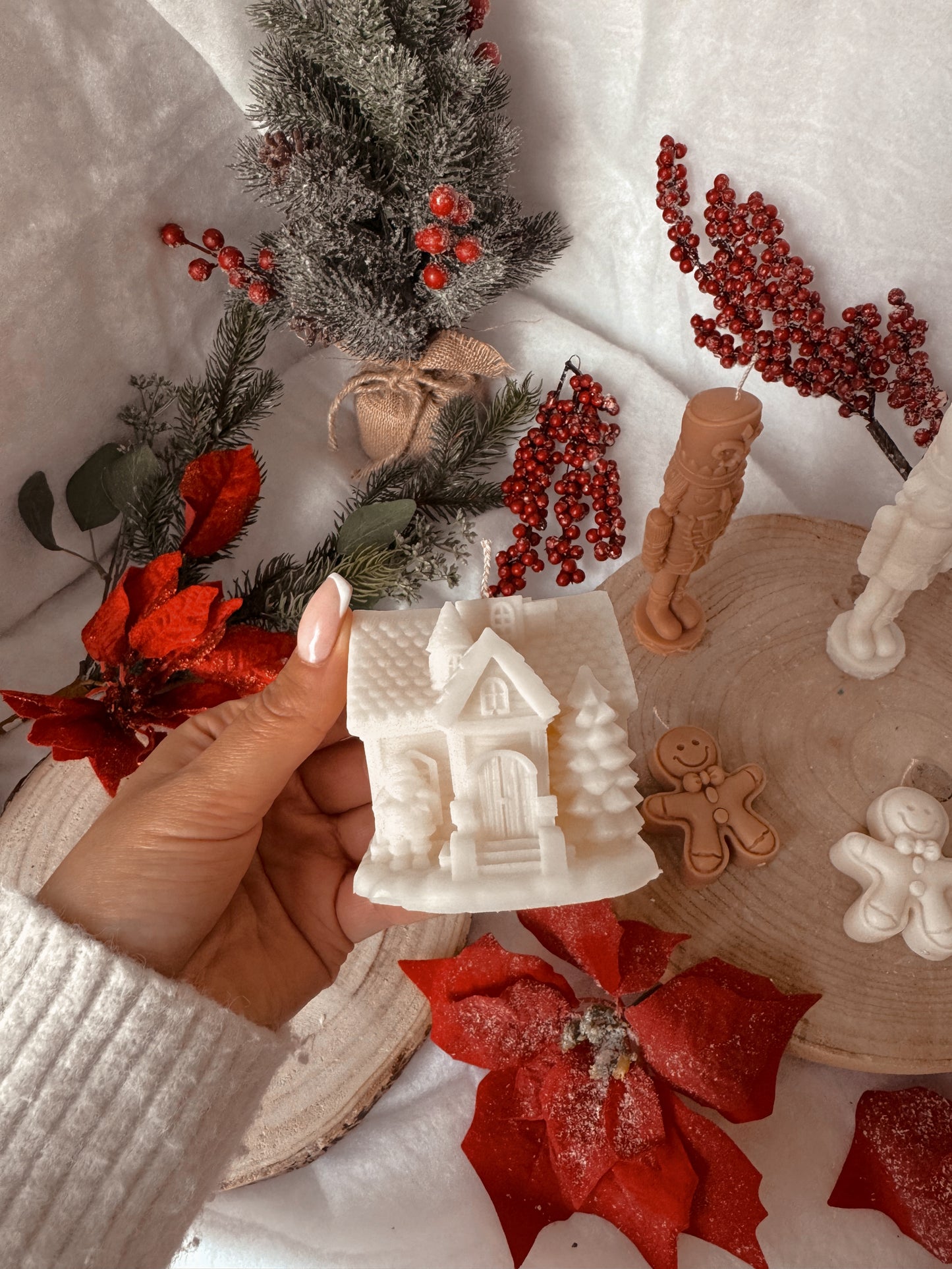 Bougie maison enneigée  fait main en cire d’olive coloris au choix