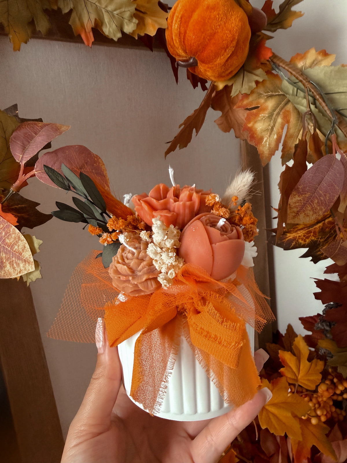 Bouquet Pot en jesmonite rayé édition limité automne fait main coloris au choix fleurs en cire senteurs automne gourmand